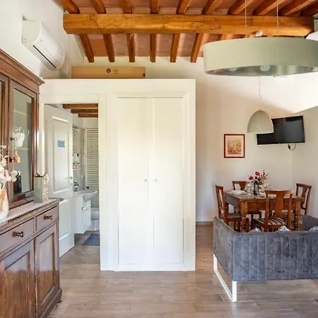 Cozy Tuscany With View Pescia